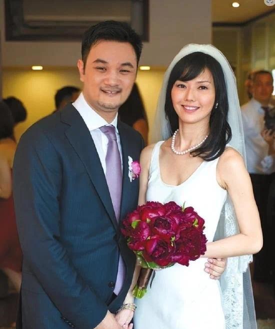 孙燕姿经纪人否认其怀三胎:请原谅中年女艺人