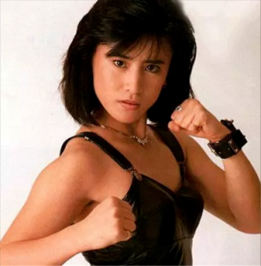 ​高丽虹个人资料（她是港姐冠军，与洪金宝上演师徒恋，婚后30年却无儿无女）