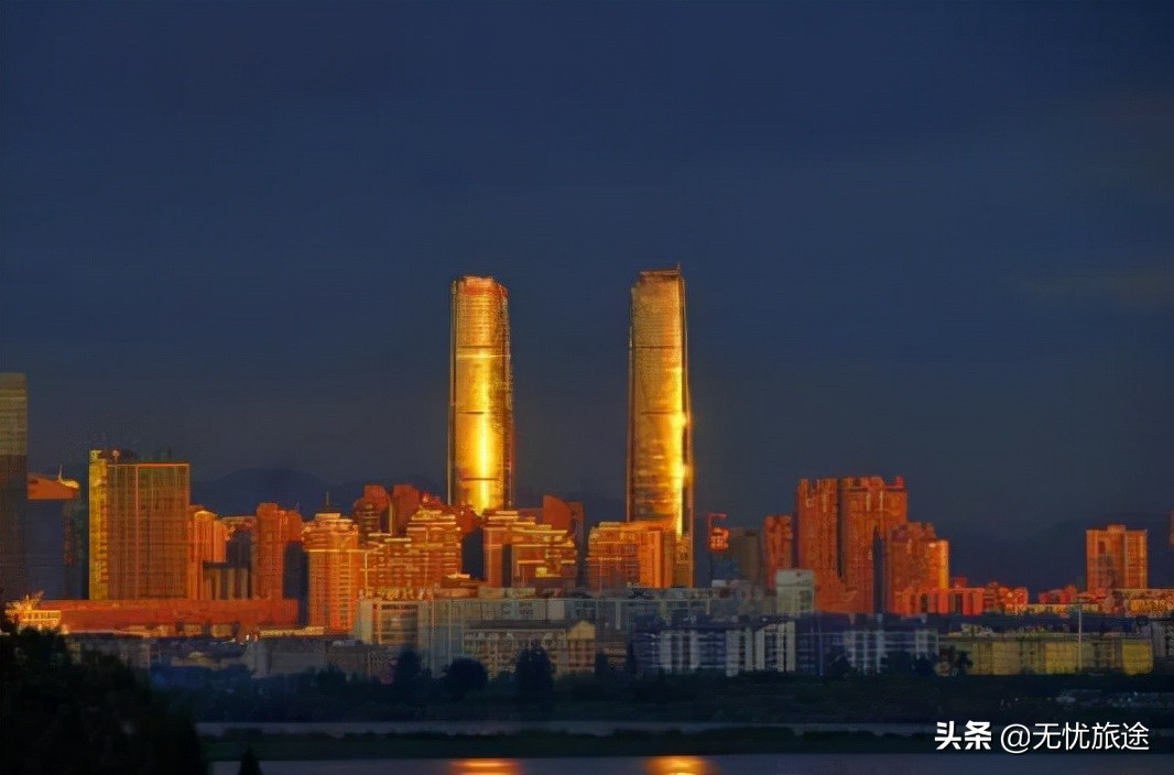 西部最繁华的城市排名(中国西部四座中心城市)