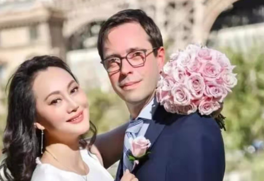 宋佳个人资料简介及老公（60岁大宋佳与二婚老公同框）