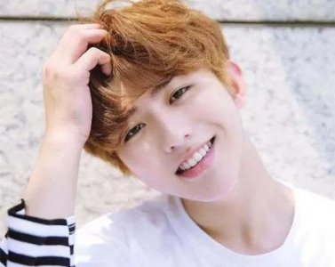 ​蔡徐坤谈过恋爱吗?(蔡徐坤会和训练生谈恋爱吗)