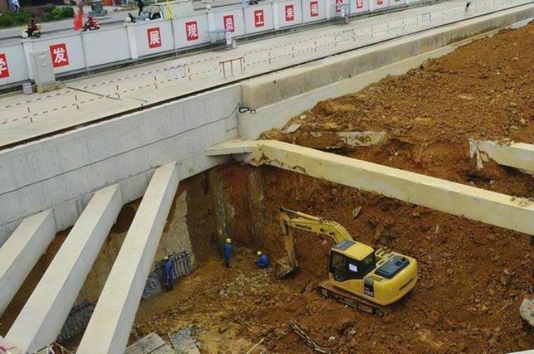 地铁挖那么深为什么没有泥土出来「地铁挖得那么深如此多的泥土到哪里去了又都被干了什么呢」