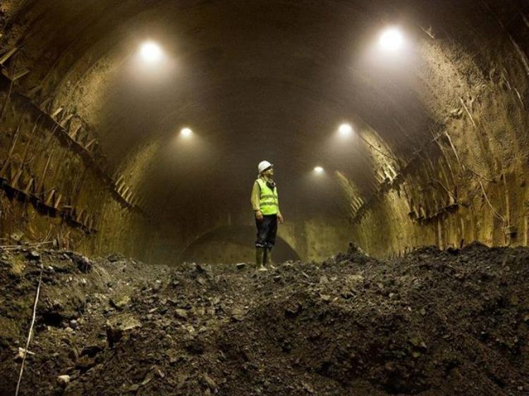 地铁挖那么深为什么没有泥土出来「地铁挖得那么深如此多的泥土到哪里去了又都被干了什么呢」