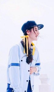 ​迪丽热巴pk关晓彤(关晓彤和迪丽热巴谁高)