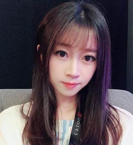 国内当红超人气美女解说 AMS陈娟不在斗鱼直播了吗