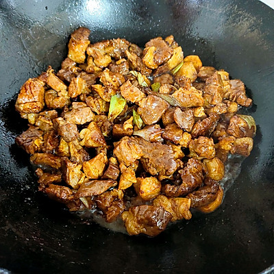 牛腩烧土豆怎么烧（正宗地道的牛腩烧土豆做法）