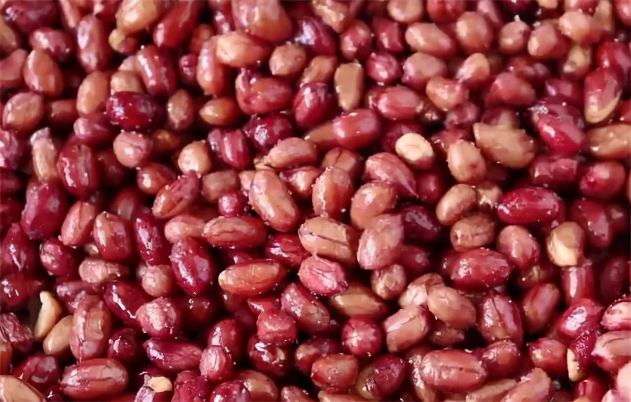 油炸花生怎么做（油炸花生米的正确做法超简单）