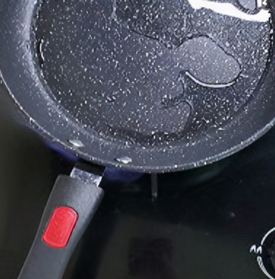 香甜可乐鸡翅做法(简单美味可口的可乐鸡翅做法)