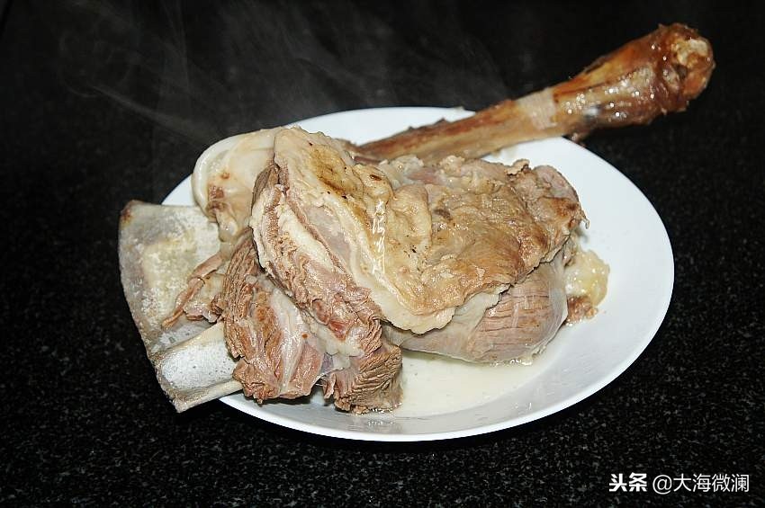 烀羊腿的做法和配料（烀羊腿的烹饪步骤分享）