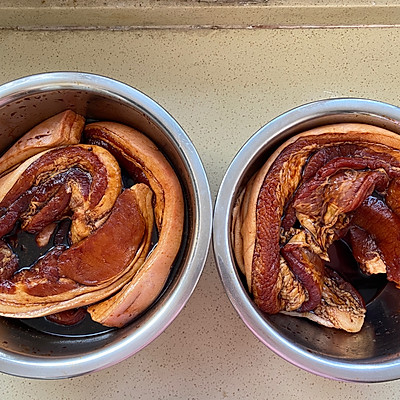 腌腊肉的做法(百吃不腻的腌制腊肉教程步骤)