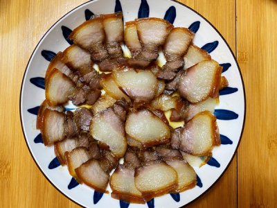 ​腌腊肉的做法（百吃不腻的腌制腊肉教程步骤）