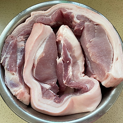 腌腊肉的做法(百吃不腻的腌制腊肉教程步骤)