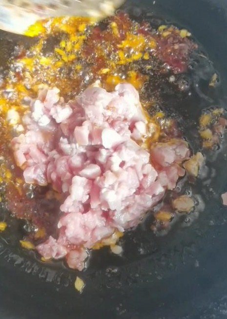 芥菜心怎么做好吃（肉末拌芥菜心的制作步骤）