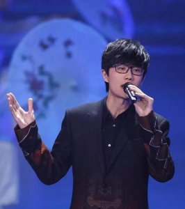 ​许嵩是薛之谦的上司吗 两人关系如何