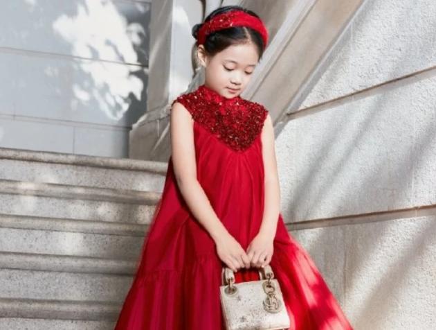 梅婷个人资料简介（仅7岁就拥有惊人颜值）