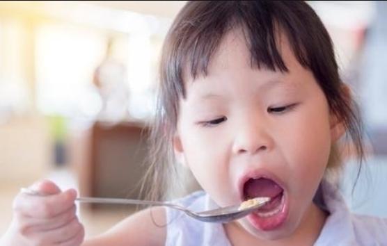 梅婷个人资料简介（仅7岁就拥有惊人颜值）