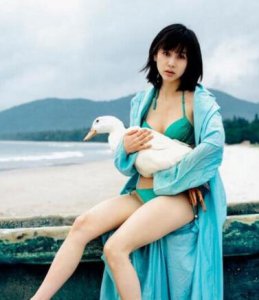 ​女星最大尺度瑜伽照姿势尴尬 王子文老公资料扒出是超富二代