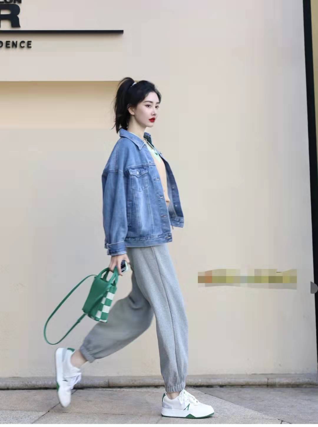 春天穿什么衣服合适(时尚达人教你春季如何穿搭)