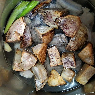 芋头炖排骨（南方人最爱的芋头排骨汤详细步骤）