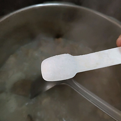 芋头炖排骨（南方人最爱的芋头排骨汤详细步骤）