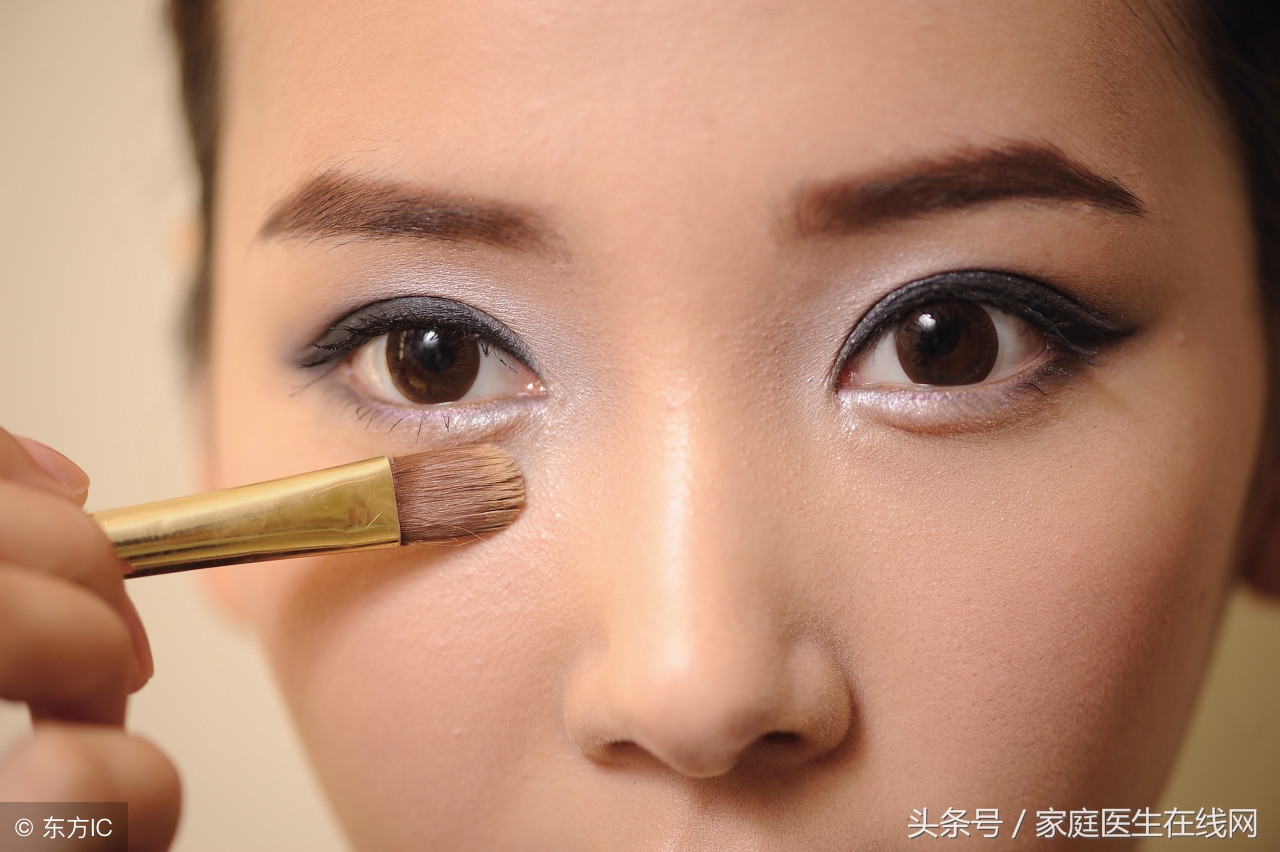 卧蚕和眼袋有什么区别(卧蚕和眼袋的不同点介绍)