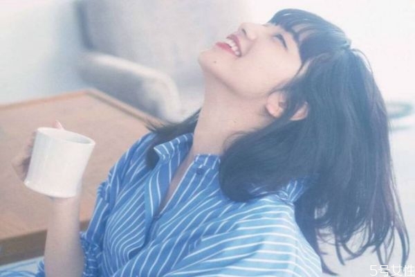 情侣在一起久了会厌倦是真的吗 情侣如何度过冷淡期 情侣在一起久了会厌倦是真的吗 情侣如何度过冷淡期