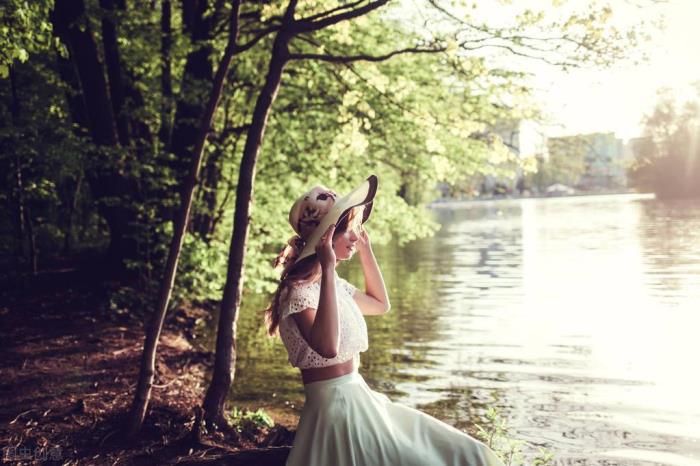 感情终究败给了金钱（最终败给了金钱）