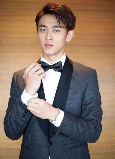 芳华演员表女一号（一部芳华捧红了多位新生代花旦）