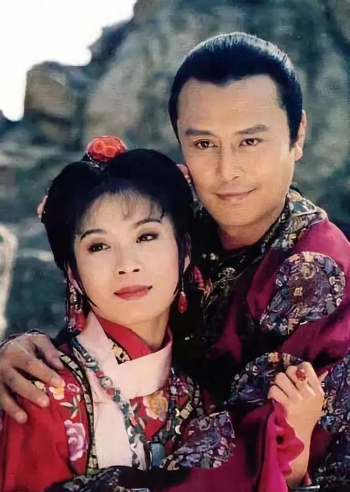 岳翎老公，岳翎结婚了吗,本文共（2749字）