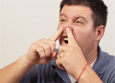 ​挖鼻孔会带来的不良后果