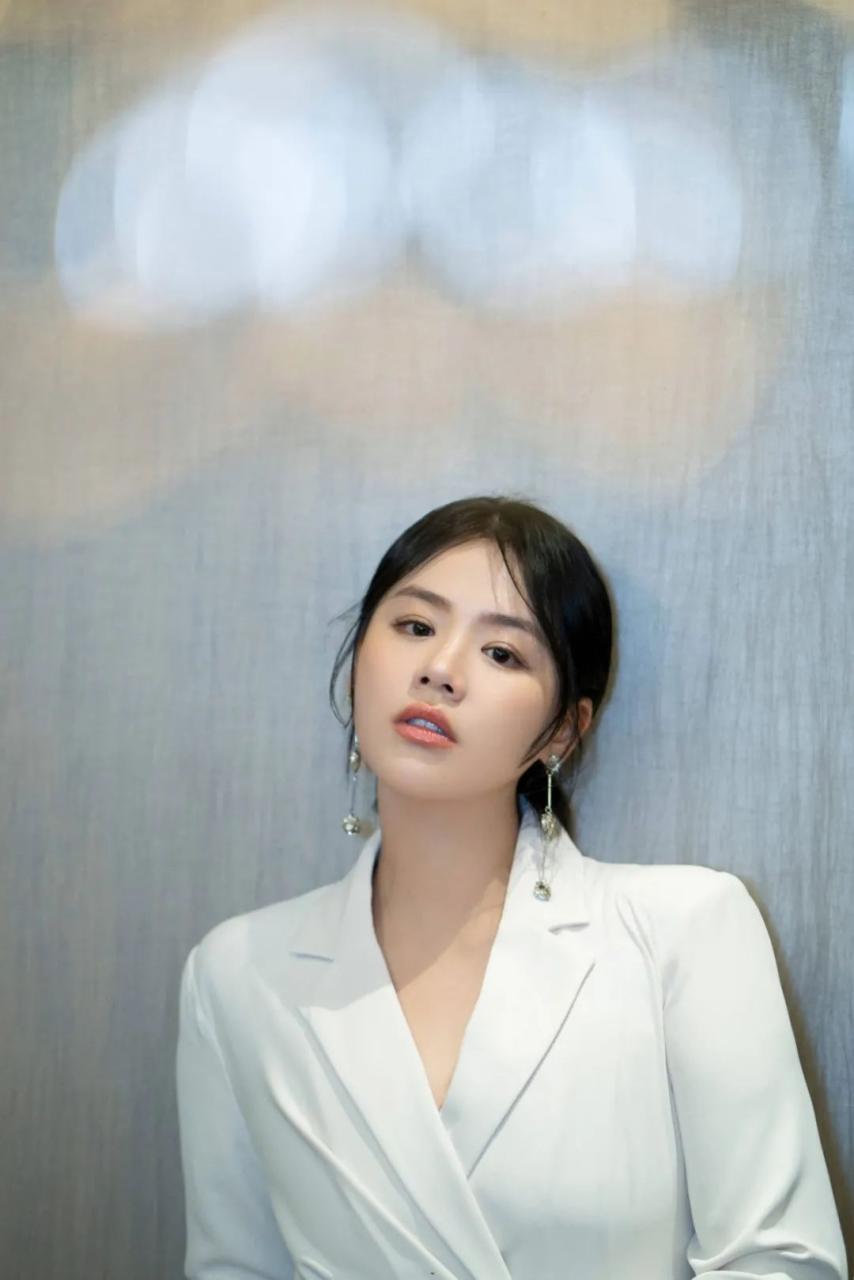 马思纯白敬亭分手原因（马思纯脚踩两只船？）