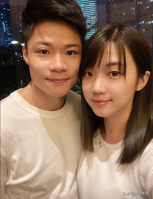 苏炳添跟夫人从校服（苏炳添和他的妻子合照）