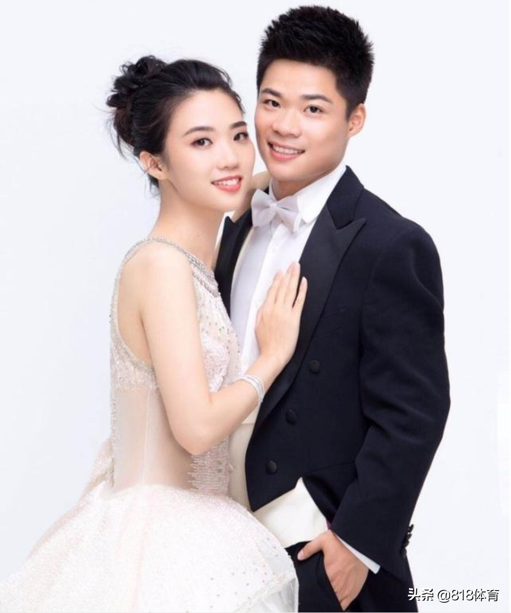 苏炳添跟夫人从校服（苏炳添和他的妻子合照）