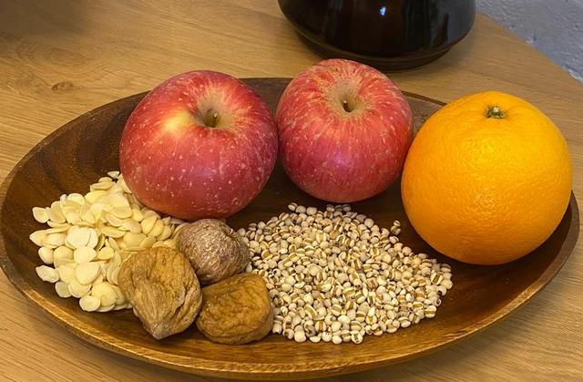 梁咏琪短发图片(冻龄有方梁咏琪晒20年旧照)(7)