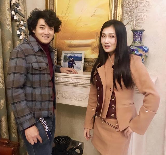 1米55以下的女演员（个个是“宅男女神”）