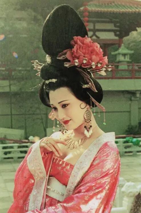 1米55以下的女演员（个个是“宅男女神”）