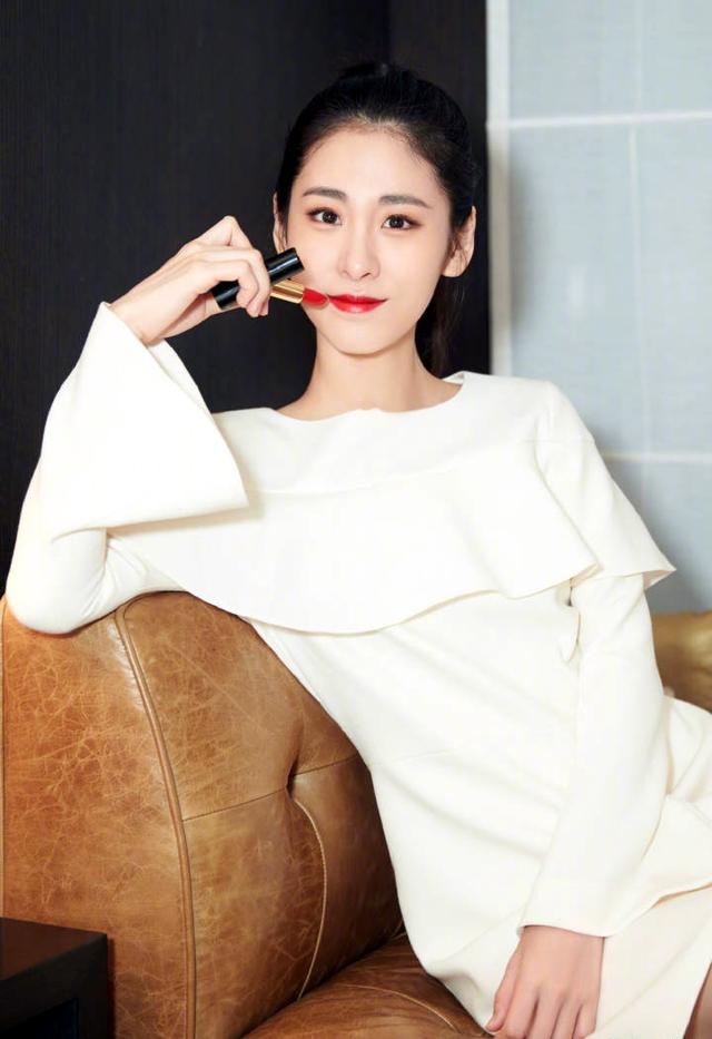 华晨宇图片（“火星弟弟”华晨宇:原生家庭伤害太深）