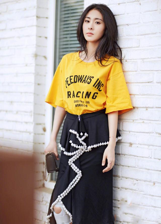 华晨宇图片（“火星弟弟”华晨宇:原生家庭伤害太深）