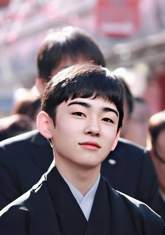 藤间斋个人资料_人物经历杂志写真家庭生活