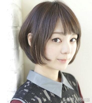适合圆脸的短发发型女烫发(2022圆脸减龄最火短发)