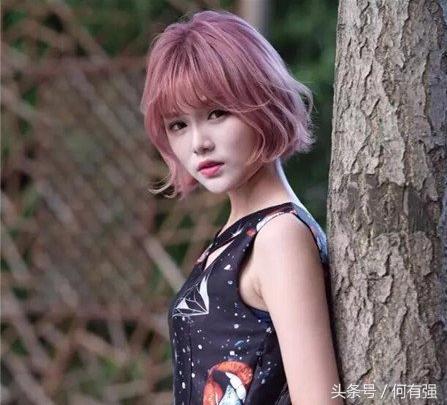 适合圆脸的短发发型女烫发(2022圆脸减龄最火短发)