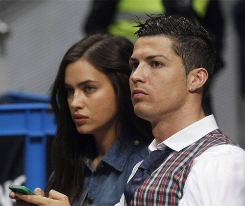 C罗与前女友分手原因是什么 伊莲娜曝C罗劈腿