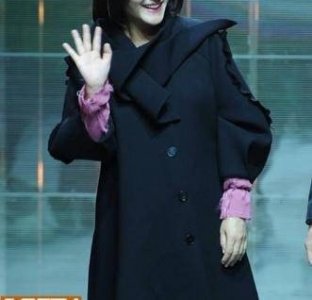 ​沈梦辰晒新照大变样撞脸baby被疑整容，转行做演员成效堪忧！