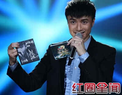 古巨基割双眼皮整容对比照片 古巨基老婆家庭背景资料