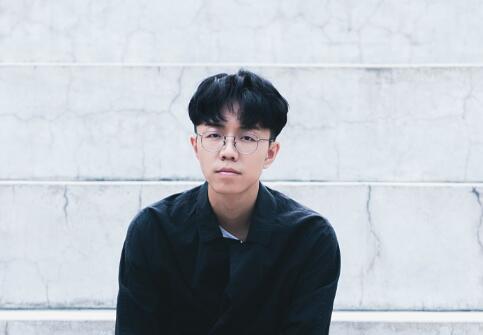 陈鸿宇粉丝脱粉怎么回事 当年唱理想三旬的男孩回不来了