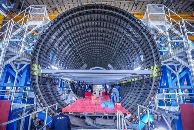 俄罗斯c929大型客机（俄罗斯航空工业遭遇全面冻结）(6)