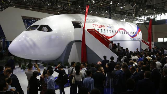 俄罗斯c929大型客机（俄罗斯航空工业遭遇全面冻结）(1)