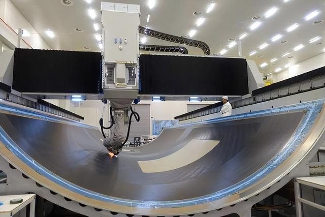 俄罗斯c929大型客机（俄罗斯航空工业遭遇全面冻结）(3)