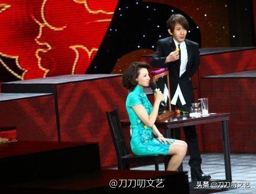 刘谦董卿第一次合作是什么时候(刘谦时隔六年重返春晚)(11)