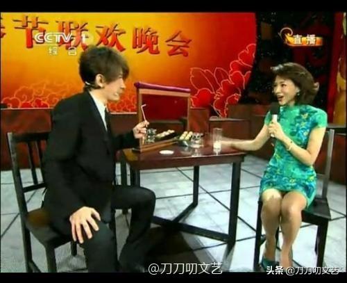 刘谦董卿第一次合作是什么时候(刘谦时隔六年重返春晚)(12)